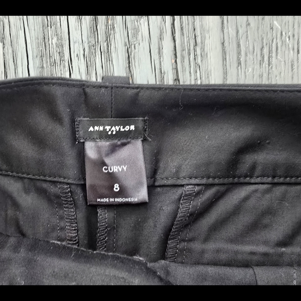 Ann Taylor Black CURVY Women's Bermudas Shorts (Size :8) - Picture 5 of 5